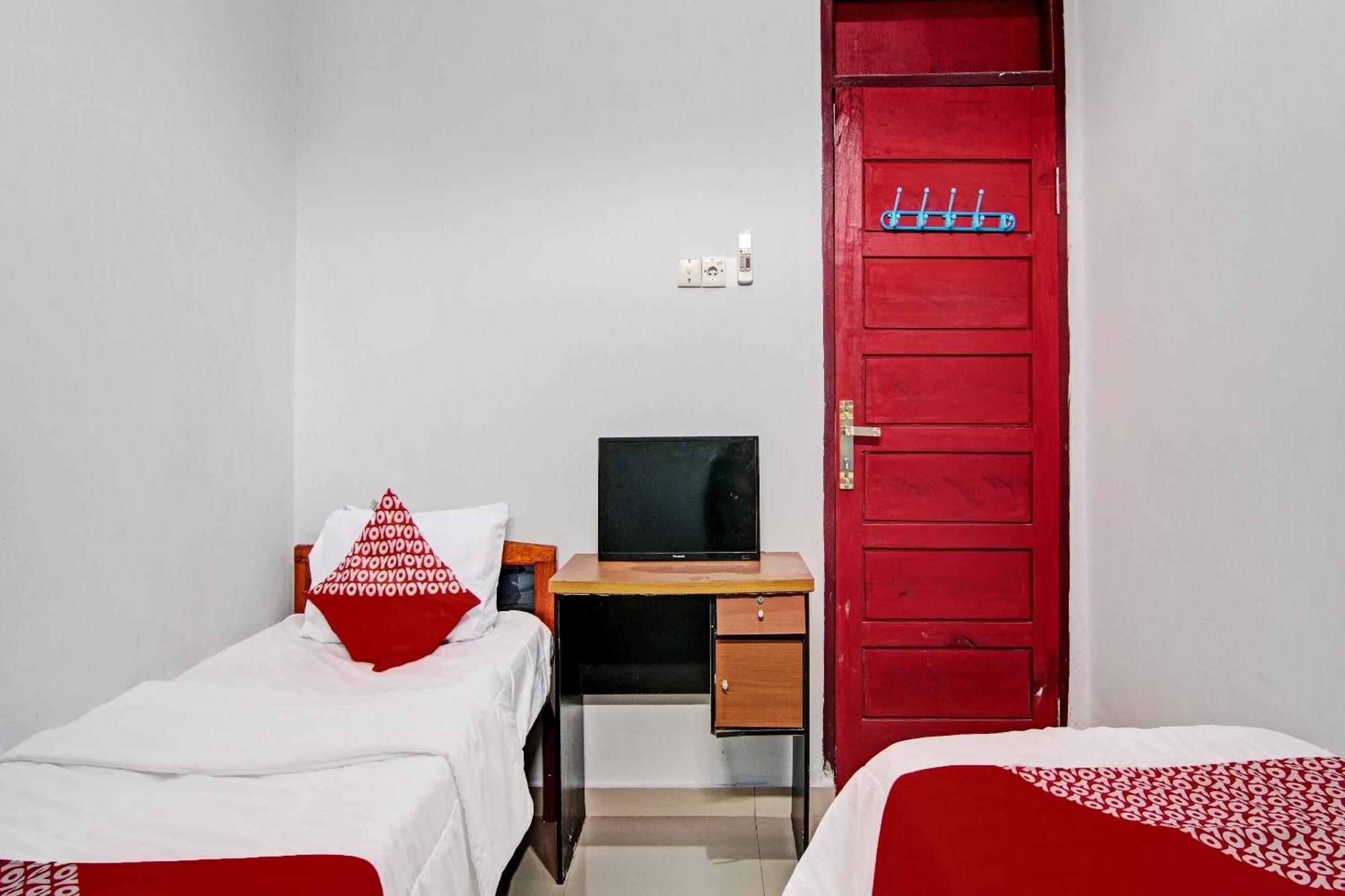 Oyo 92330 Hotel Rindu Sempadan Near Taman Wisata Rindu Sempadan Pekanbaru Eksteriør billede