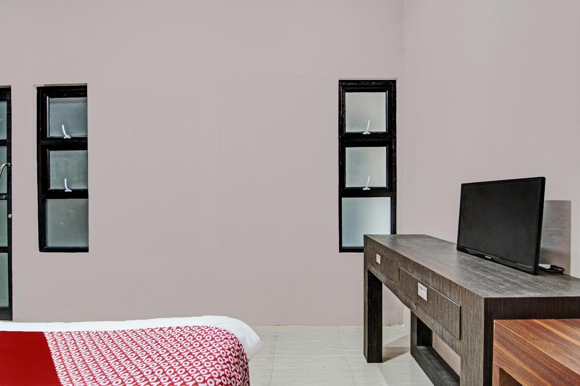 Oyo 92330 Hotel Rindu Sempadan Near Taman Wisata Rindu Sempadan Pekanbaru Eksteriør billede