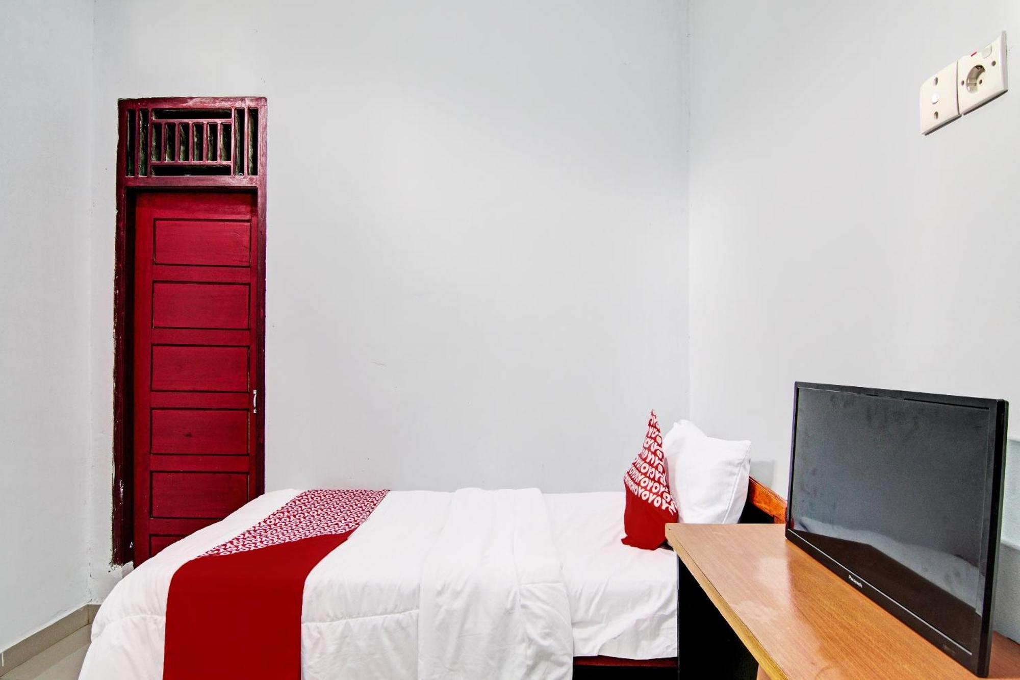 Oyo 92330 Hotel Rindu Sempadan Near Taman Wisata Rindu Sempadan Pekanbaru Eksteriør billede