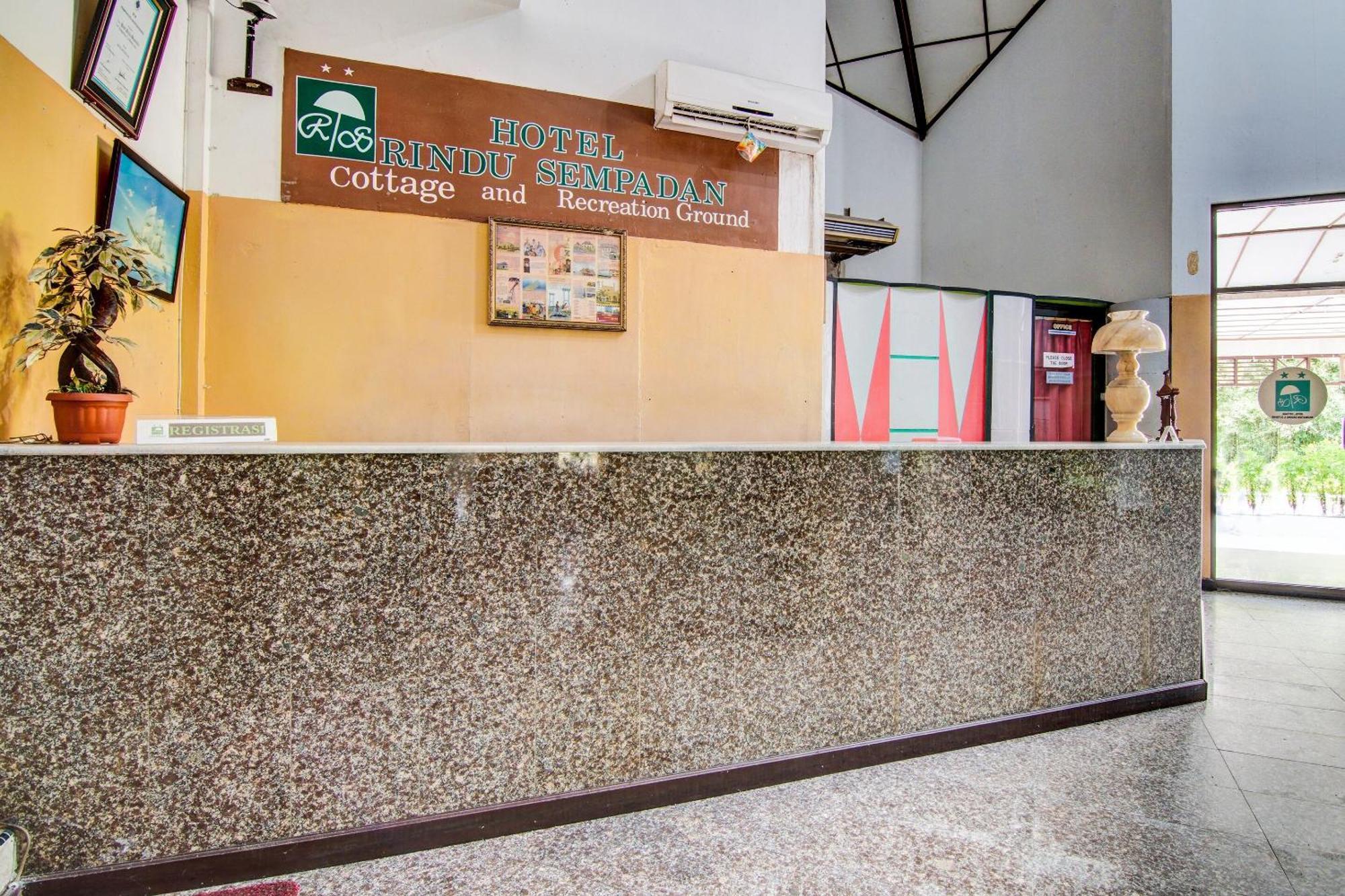 Oyo 92330 Hotel Rindu Sempadan Near Taman Wisata Rindu Sempadan Pekanbaru Eksteriør billede