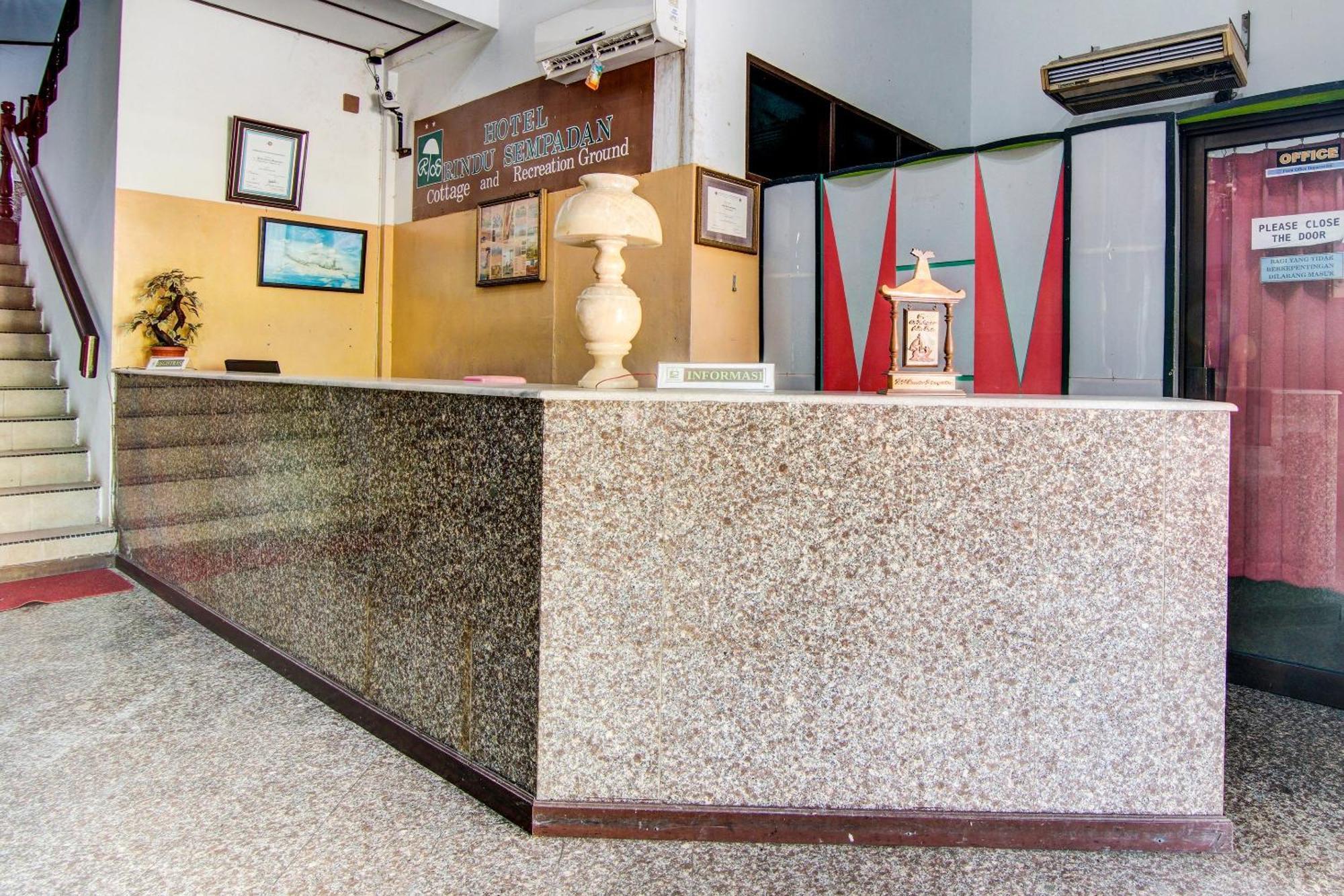 Oyo 92330 Hotel Rindu Sempadan Near Taman Wisata Rindu Sempadan Pekanbaru Eksteriør billede